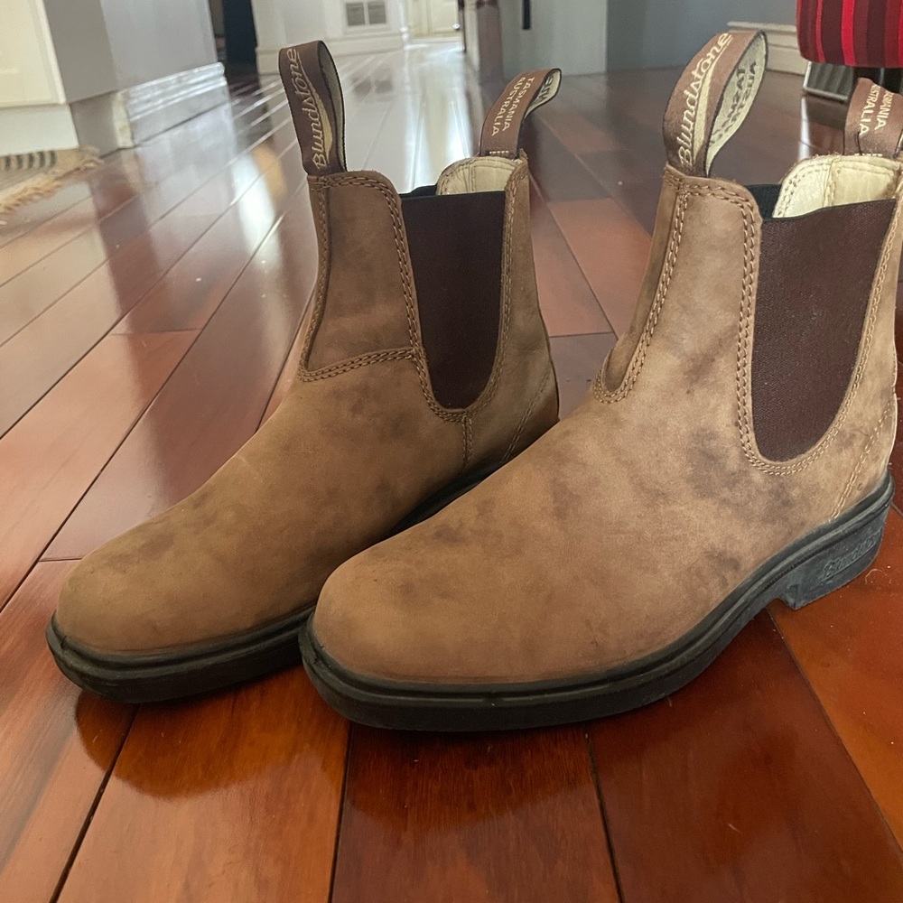Blundstone Brown Chisel Toe Chelsea Boot - Womens